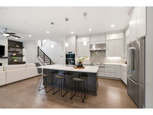 2012 Nw 44TH Ave, Camas, WA 98607