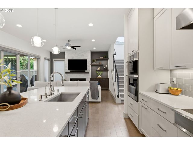 2012 Nw 44TH Ave, Camas, WA 98607