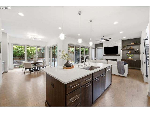 2012 Nw 44TH Ave, Camas, WA 98607