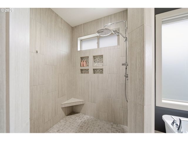 2012 Nw 44TH Ave, Camas, WA 98607