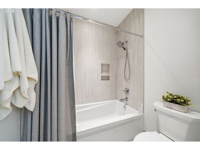 2012 Nw 44TH Ave, Camas, WA 98607