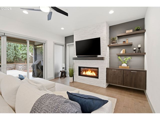 2012 Nw 44TH Ave, Camas, WA 98607