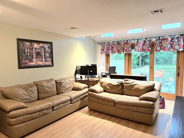 401 Ridgefield Cir 401D, Clinton, MA 01510