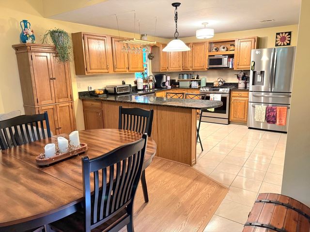401 Ridgefield Cir 401D, Clinton, MA 01510