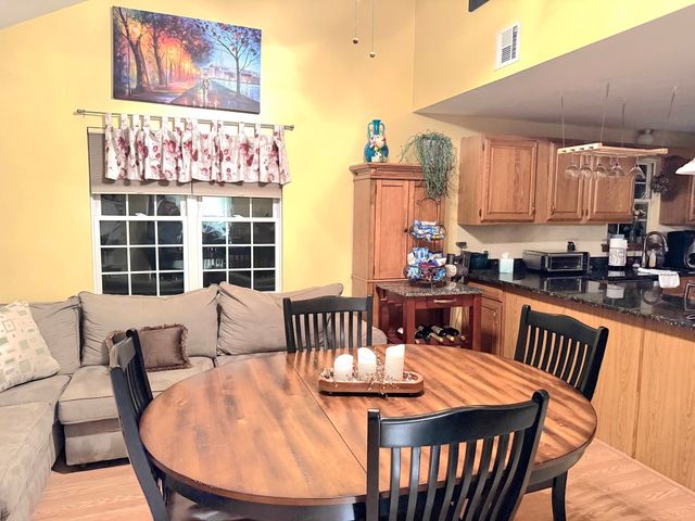 401 Ridgefield Cir 401D, Clinton, MA 01510