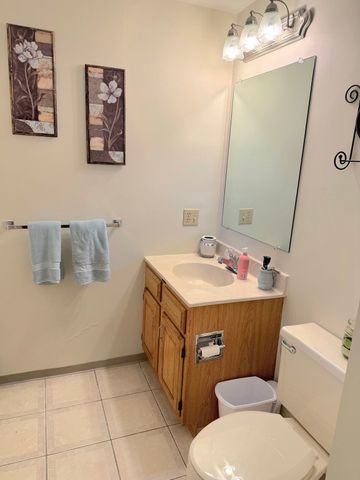 401 Ridgefield Cir 401D, Clinton, MA 01510