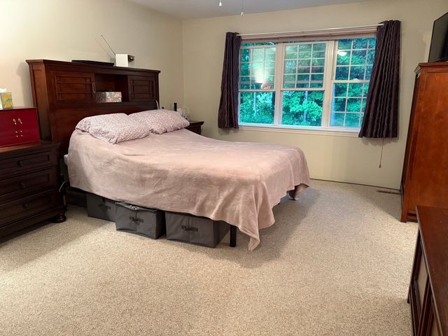 401 Ridgefield Cir 401D, Clinton, MA 01510