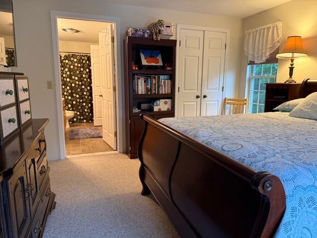 401 Ridgefield Cir 401D, Clinton, MA 01510
