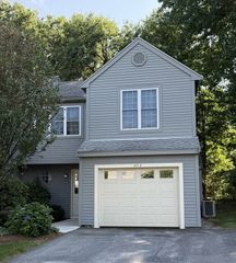 401 Ridgefield Cir 401D, Clinton, MA 01510