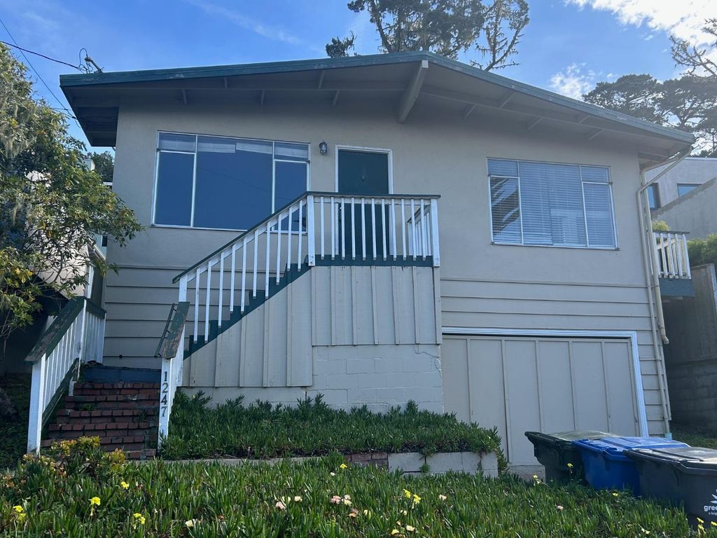 1247 Buena Vista Avenue, Pacific Grove, CA 93950