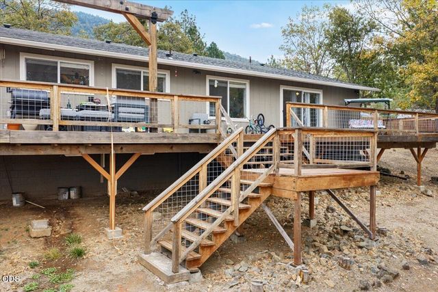 445 Colonial Drive 445 Colonial Drive, Grants Pass, OR 97526