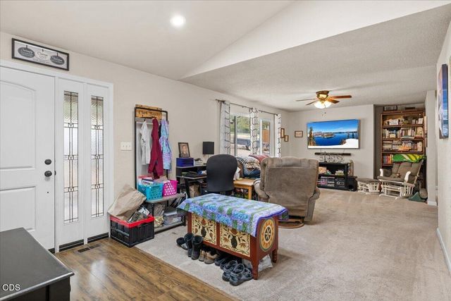 445 Colonial Drive 445 Colonial Drive, Grants Pass, OR 97526