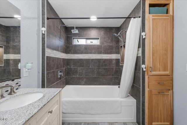 445 Colonial Drive 445 Colonial Drive, Grants Pass, OR 97526