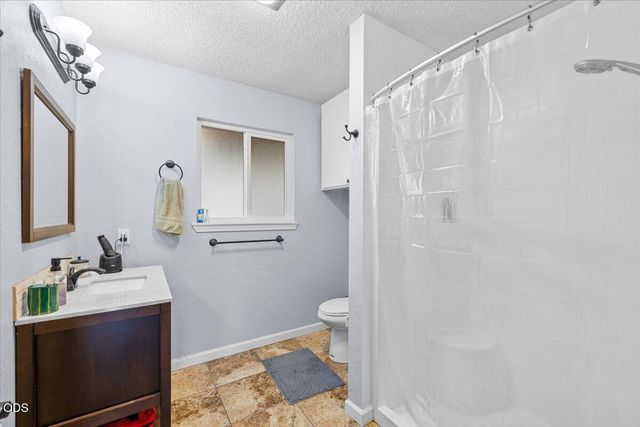 445 Colonial Drive 445 Colonial Drive, Grants Pass, OR 97526