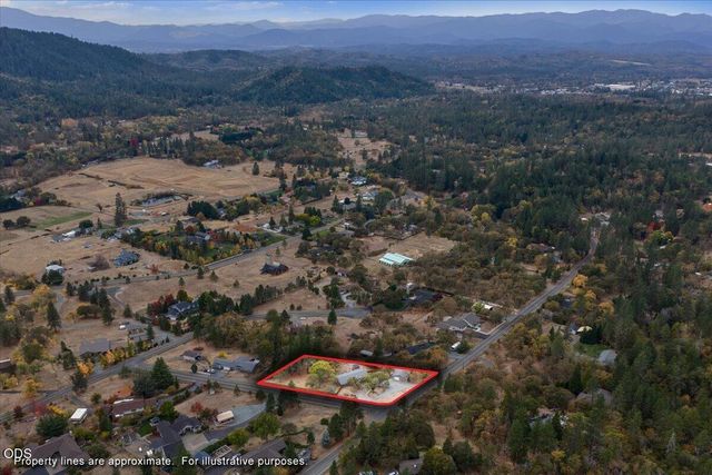 445 Colonial Drive 445 Colonial Drive, Grants Pass, OR 97526