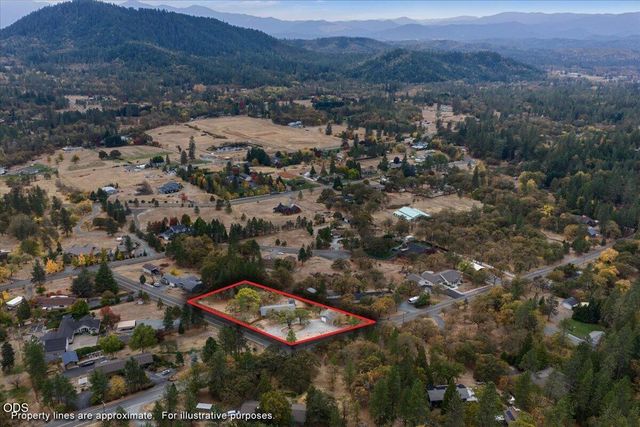 445 Colonial Drive 445 Colonial Drive, Grants Pass, OR 97526
