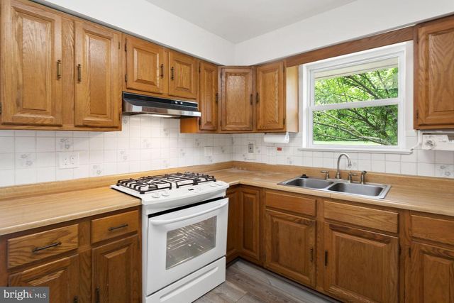 7106 JAYHAWK ST, Annandale, VA 22003