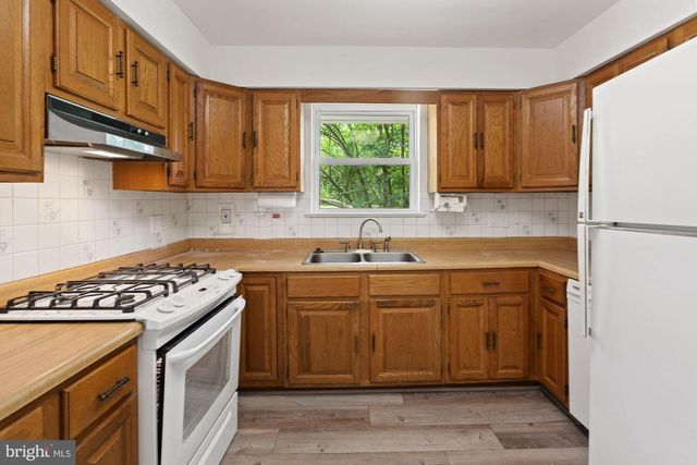 7106 JAYHAWK ST, Annandale, VA 22003