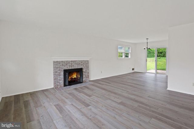 7106 JAYHAWK ST, Annandale, VA 22003