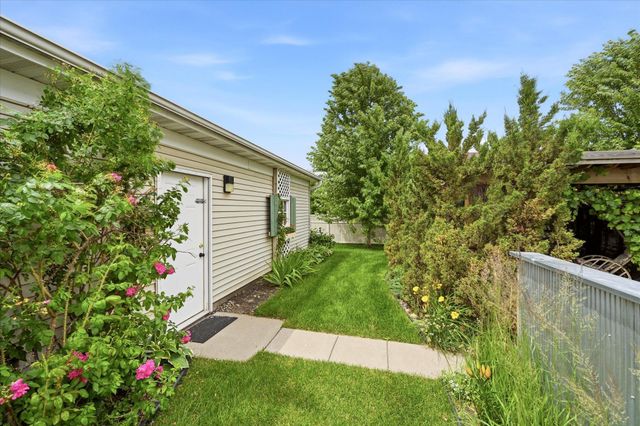 615 1st Avenue NW, Osseo, MN 55369