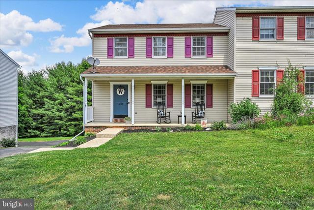 637 FULTON ST, Akron, PA 17501