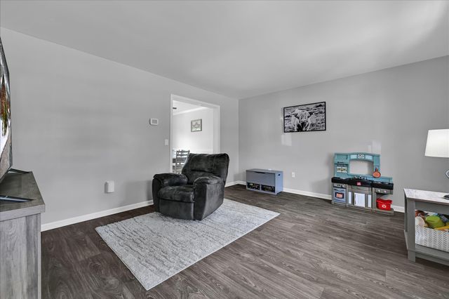 637 FULTON ST, Akron, PA 17501