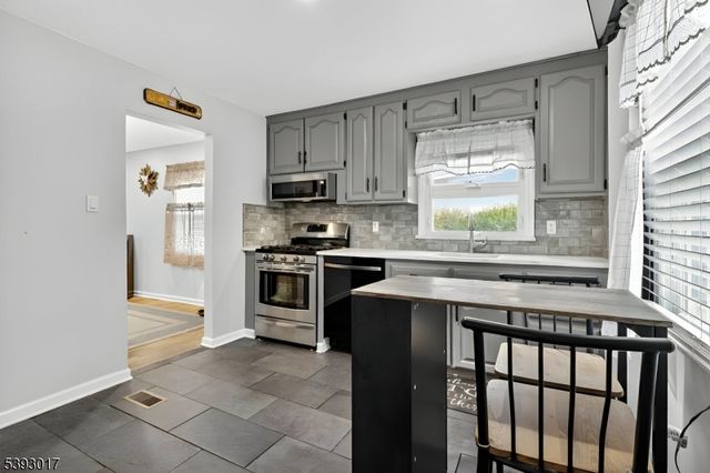 870 Passaic Ave, Kearny Town, NJ 07032