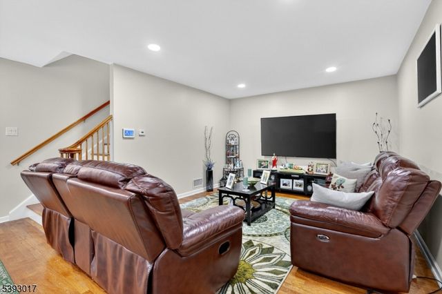 870 Passaic Ave, Kearny Town, NJ 07032