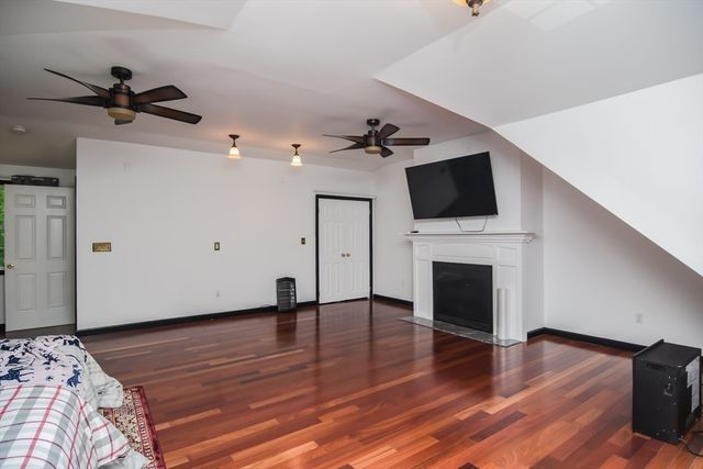 359 Se Main St, Douglas, MA 01516