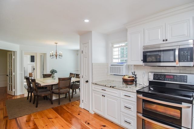 359 Se Main St, Douglas, MA 01516