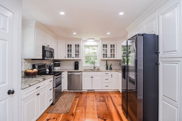 359 Se Main St, Douglas, MA 01516