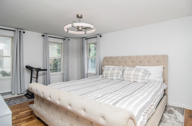 359 Se Main St, Douglas, MA 01516