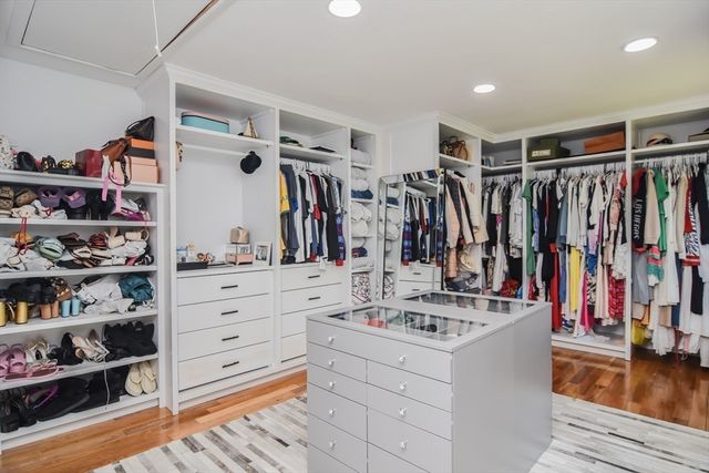 359 Se Main St, Douglas, MA 01516
