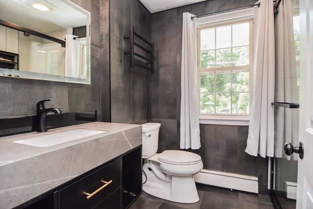 359 Se Main St, Douglas, MA 01516