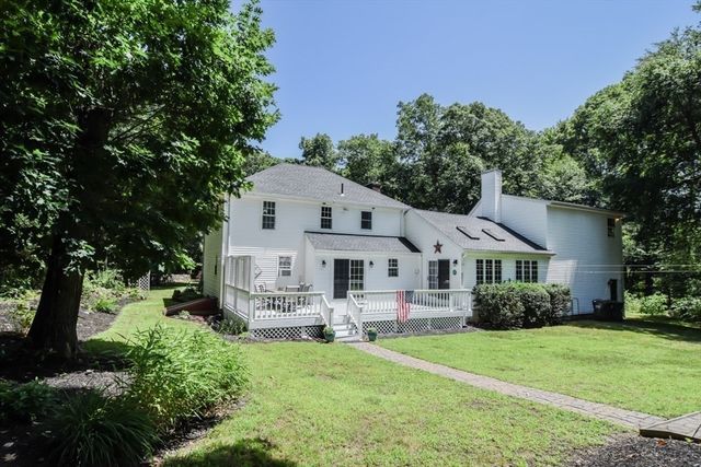 359 Se Main St, Douglas, MA 01516