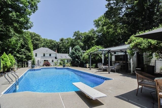 359 Se Main St, Douglas, MA 01516