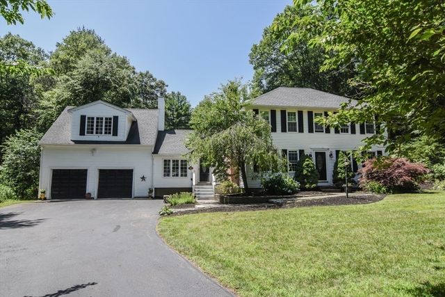 359 Se Main St, Douglas, MA 01516