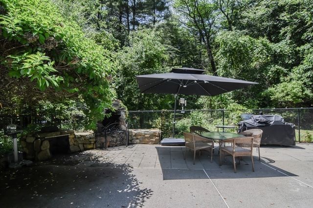 359 Se Main St, Douglas, MA 01516