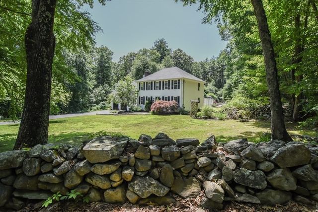 359 Se Main St, Douglas, MA 01516