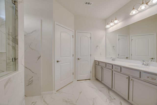201 Hanging Star LN, Georgetown, TX 78633