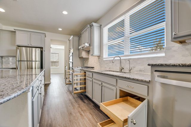 201 Hanging Star LN, Georgetown, TX 78633