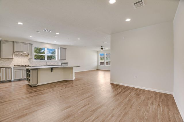 201 Hanging Star LN, Georgetown, TX 78633