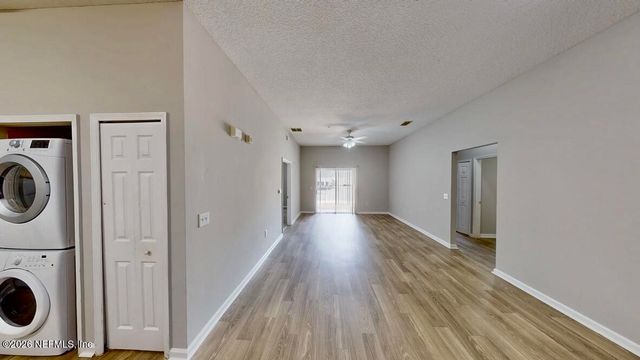 6100 MAGGIES Circle 102, Jacksonville, FL 32244