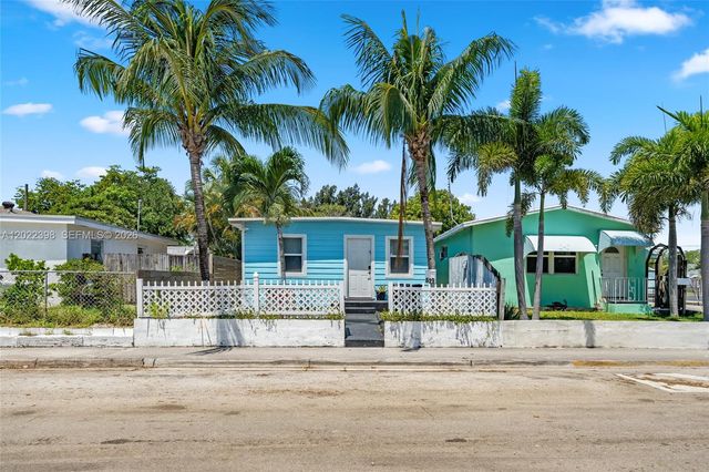 629 N F St, Lake Worth, FL 33460