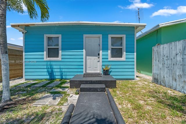 629 N F St, Lake Worth, FL 33460