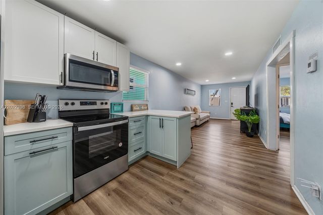 629 N F St, Lake Worth, FL 33460
