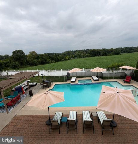 312 ALEXANDER CT, Chalfont, PA 18914