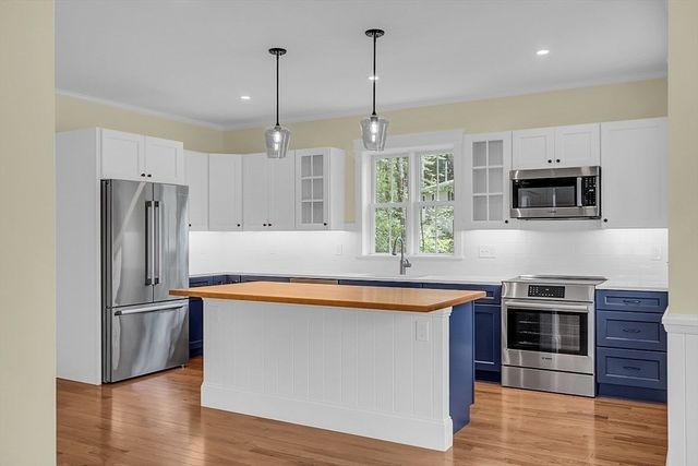 111 Squannacook Rd, Shirley, MA 01464