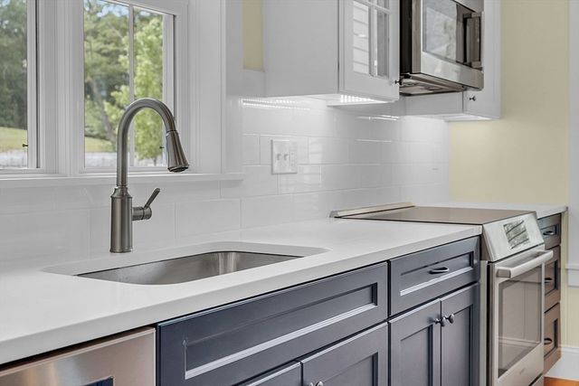 111 Squannacook Rd, Shirley, MA 01464