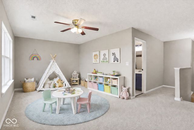 2295 Lakecrest Drive, Columbus, IN 47201